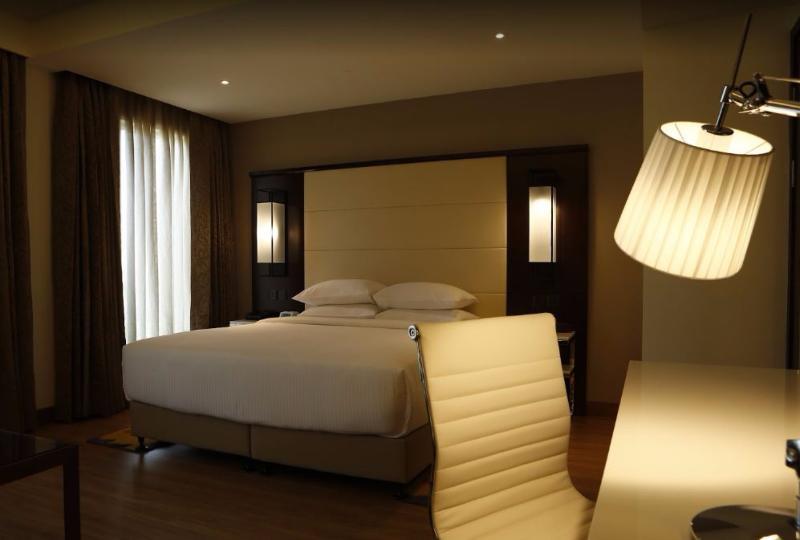 Отель Courtyard By Marriott Сурат Экстерьер фото